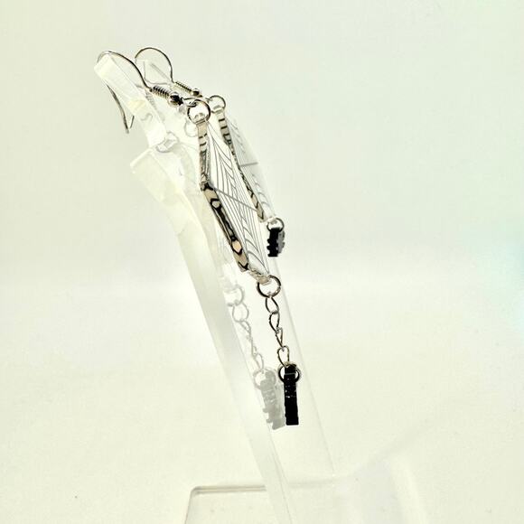 Spider Web Earrings - Halloween Earrings - Bug Earrings - Spider Accessories - Picture 3 of 8